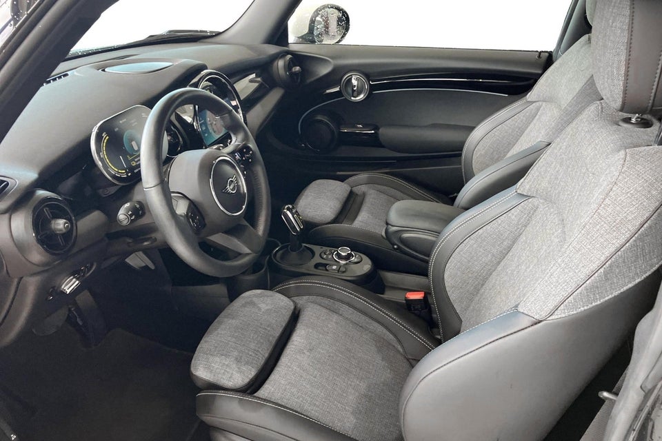 MINI Cooper SE Classic Trim 3d