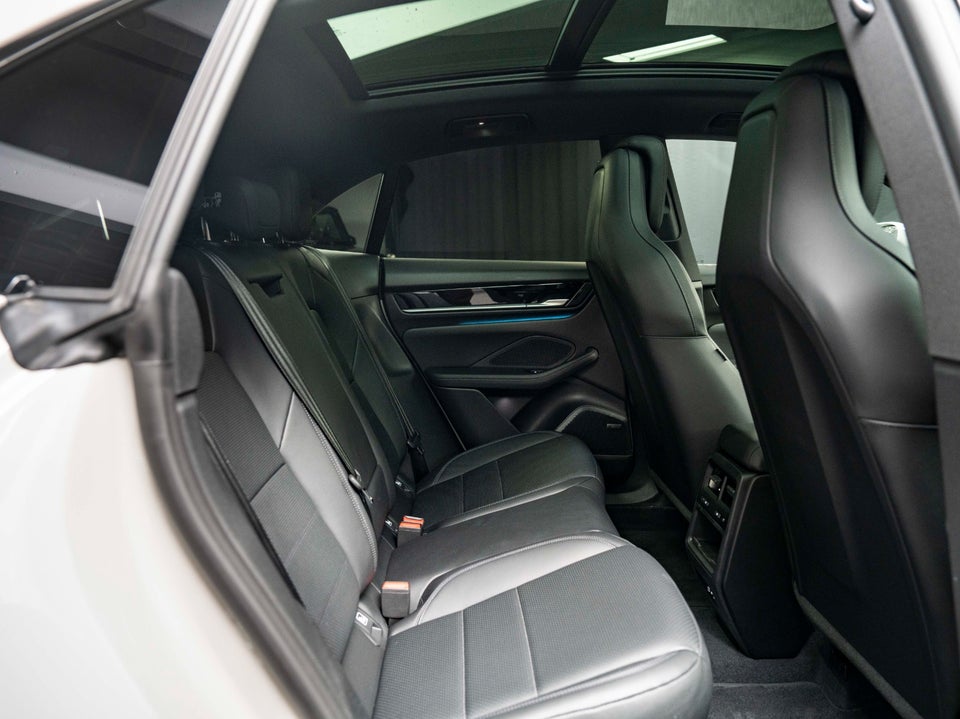 Porsche Macan 5d
