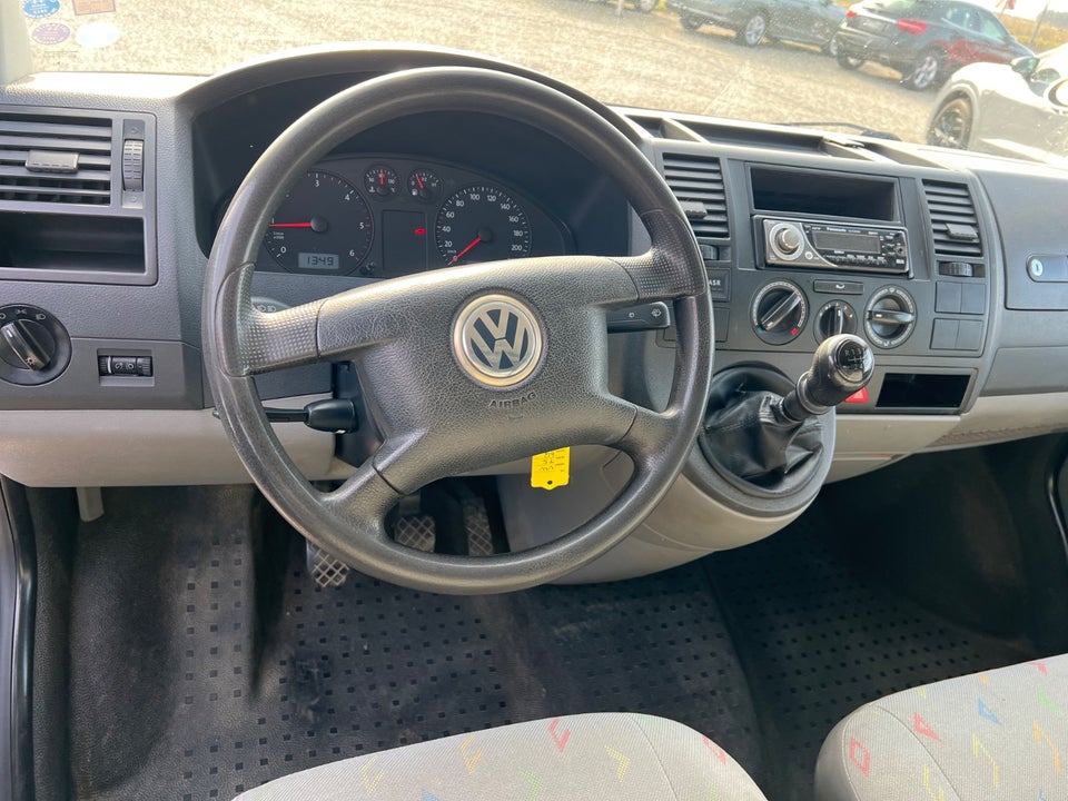 VW Transporter 1,9 TDi 104 Kassevogn kort 4d