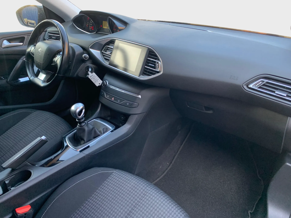 Peugeot 308 1,5 BlueHDi 130 Active SW 5d
