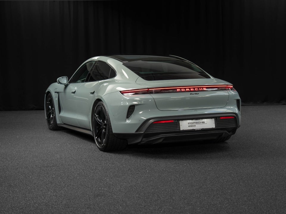 Porsche Taycan Turbo Performance+  4d