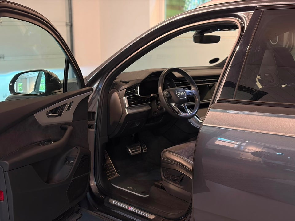 Audi Q7 55 TFSi e S-line quattro Tiptr. 5d