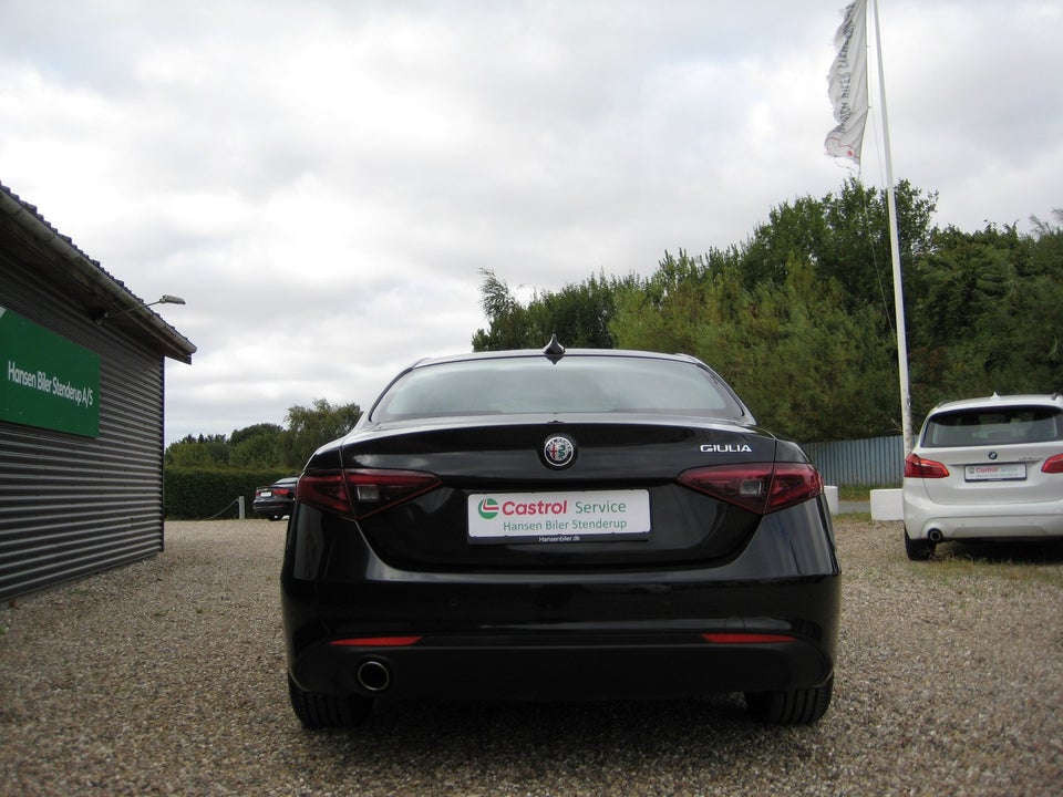 Alfa Romeo Giulia 2,2 JTD 150 4d