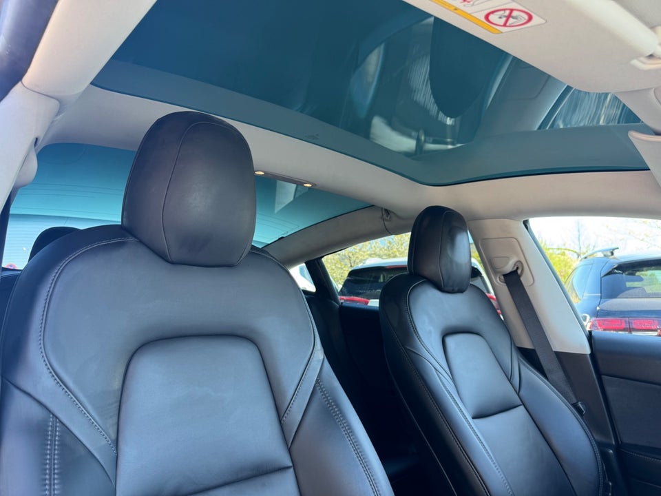 Tesla Model 3 Standard Range+ RWD 4d
