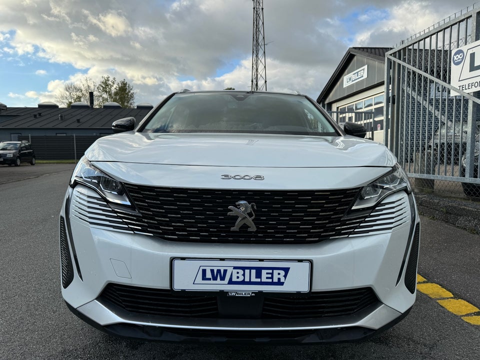 Peugeot 3008 1,6 Hybrid First Selection EAT8 5d