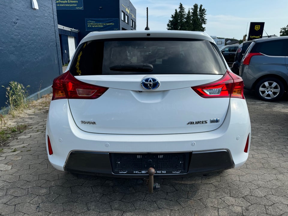 Toyota Auris 1,8 Hybrid H3 CVT 5d