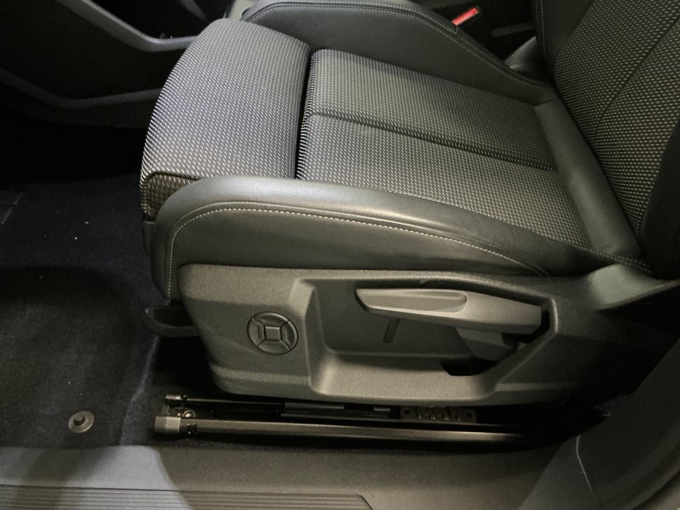 Audi Q4 e-tron 50 S-line quattro 5d