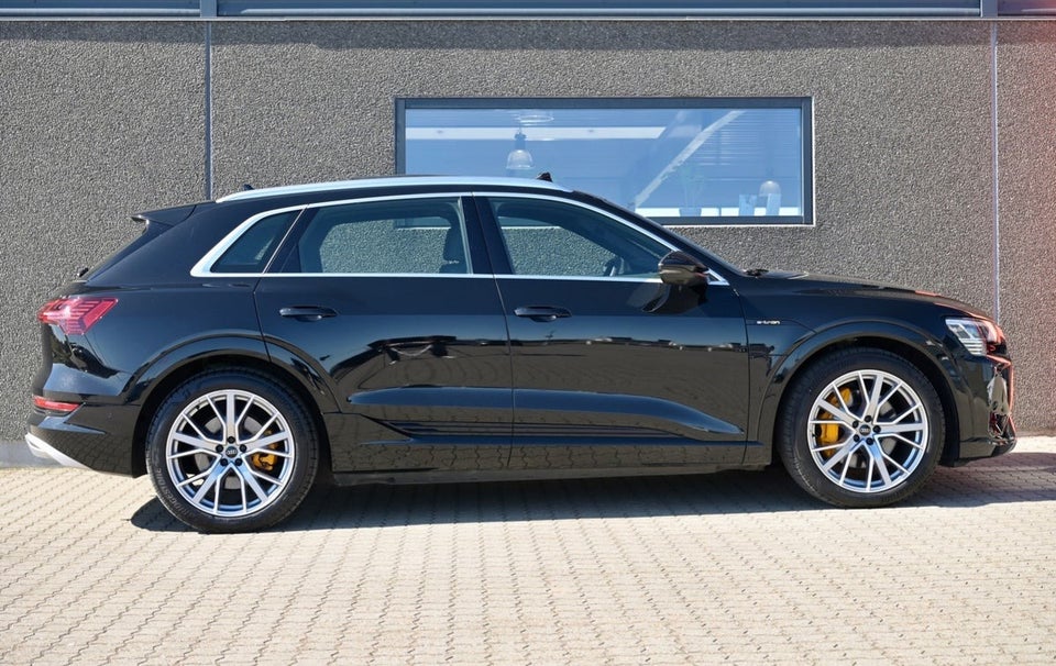 Audi e-tron 55 S-line quattro 5d