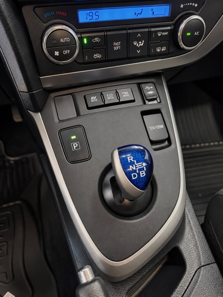 Toyota Auris 1,8 Hybrid H2+ CVT 5d