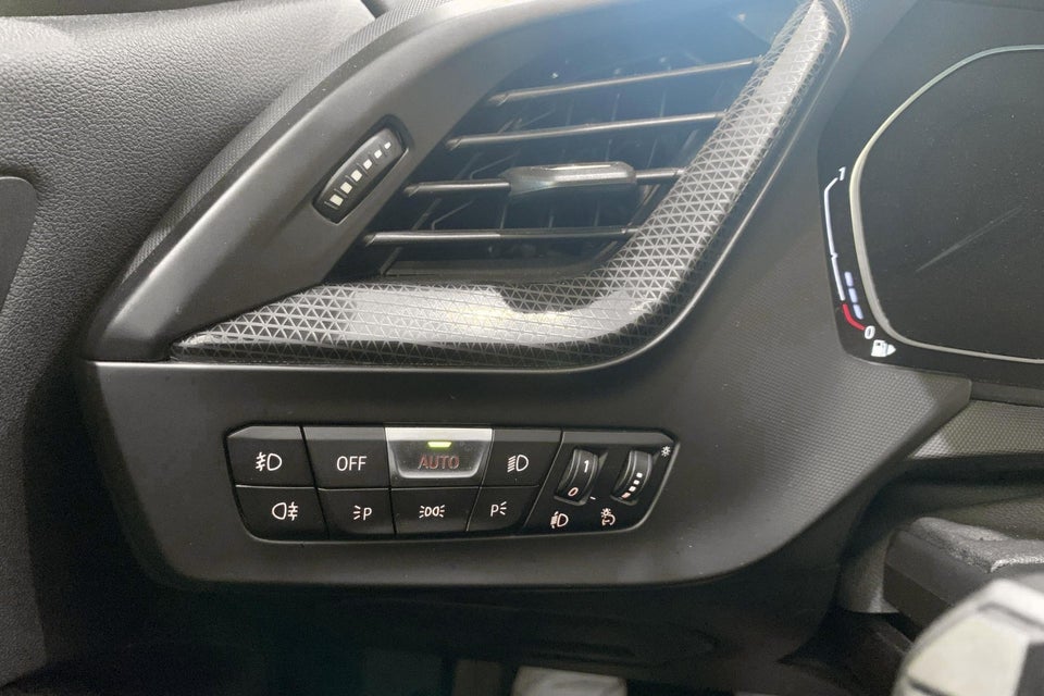 BMW 118i 1,5 Sport Line aut. 5d