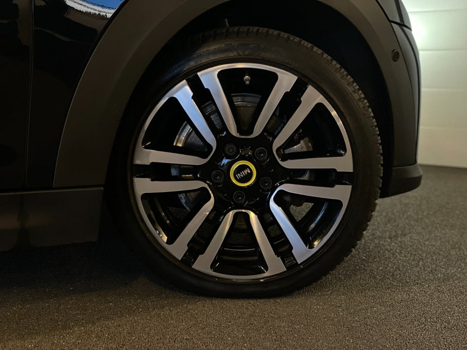 MINI Cooper SE Maximise 3d