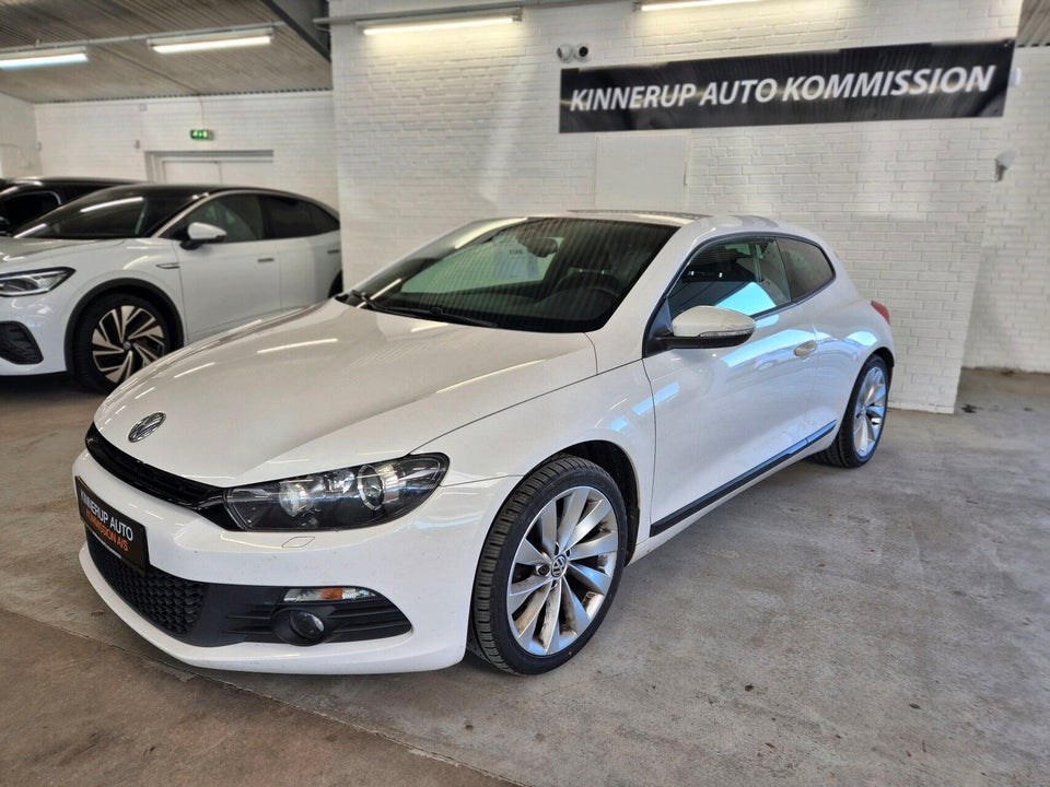 VW Scirocco 2,0 TDi 140 Sport BMT Van 3d