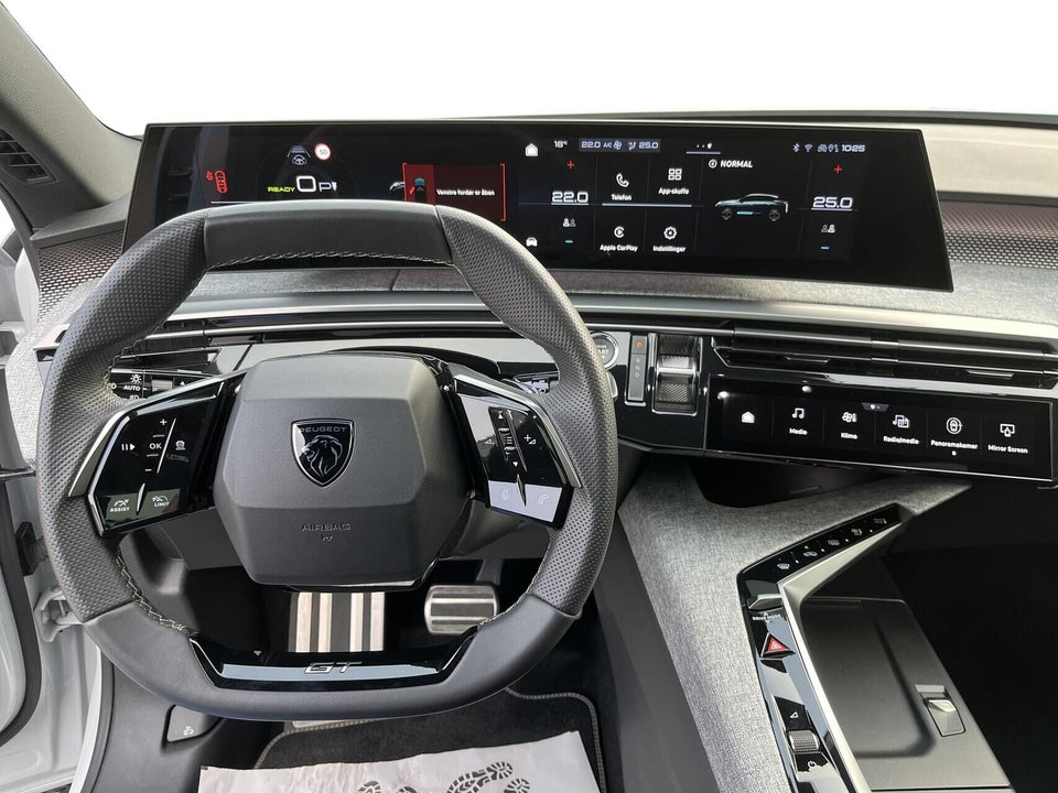 Peugeot e-3008 77 GT Pack 5d