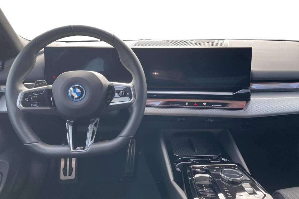 BMW i5 eDrive40 M-Sport 4d