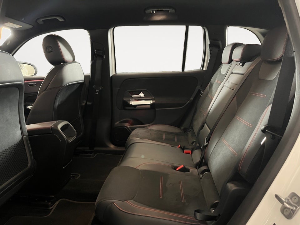 Mercedes EQB250 AMG Line 5d