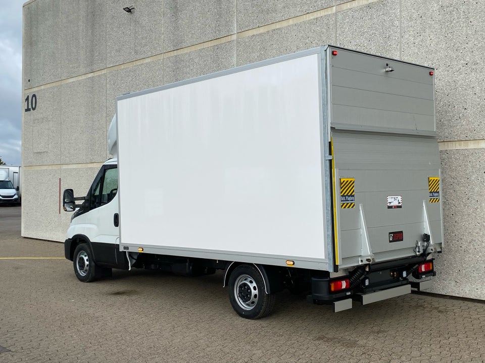 Iveco Daily 3,0 35S18 4100mm Box m/lift AG8