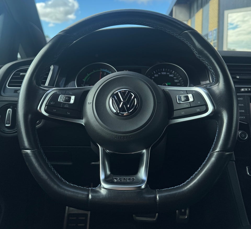 VW Golf VII 1,4 GTE DSG 5d