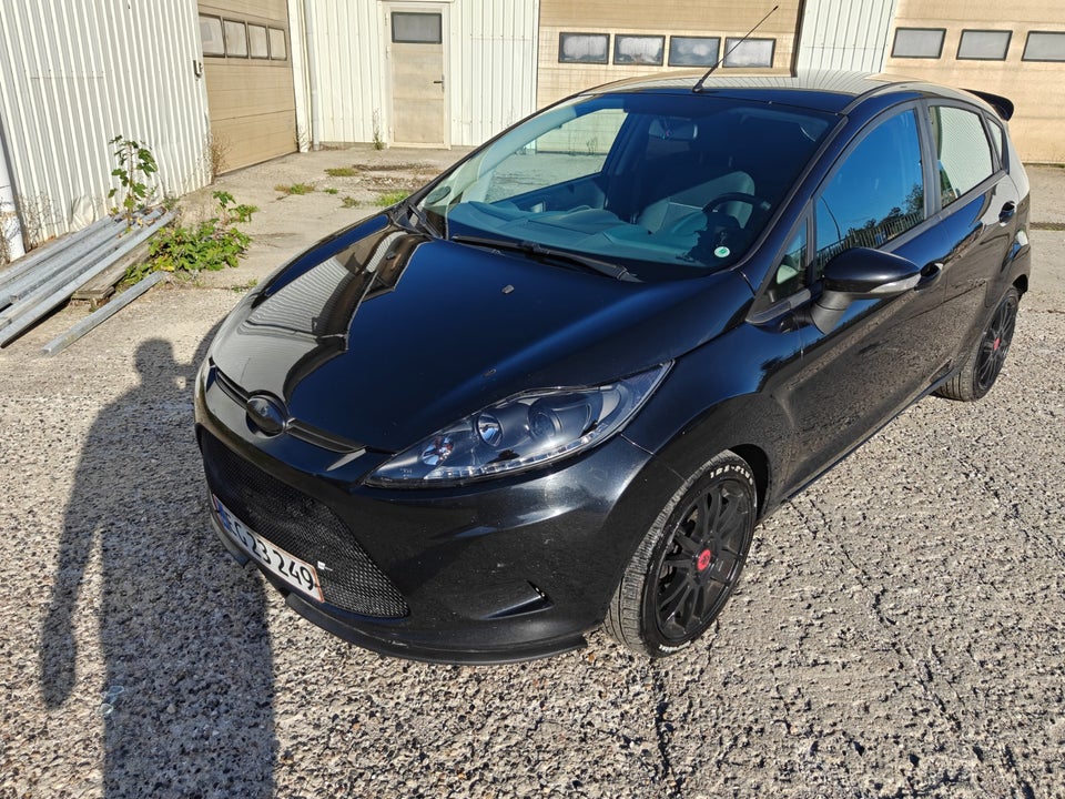 Ford Fiesta 1,4 TDCi 70 Titanium 5d