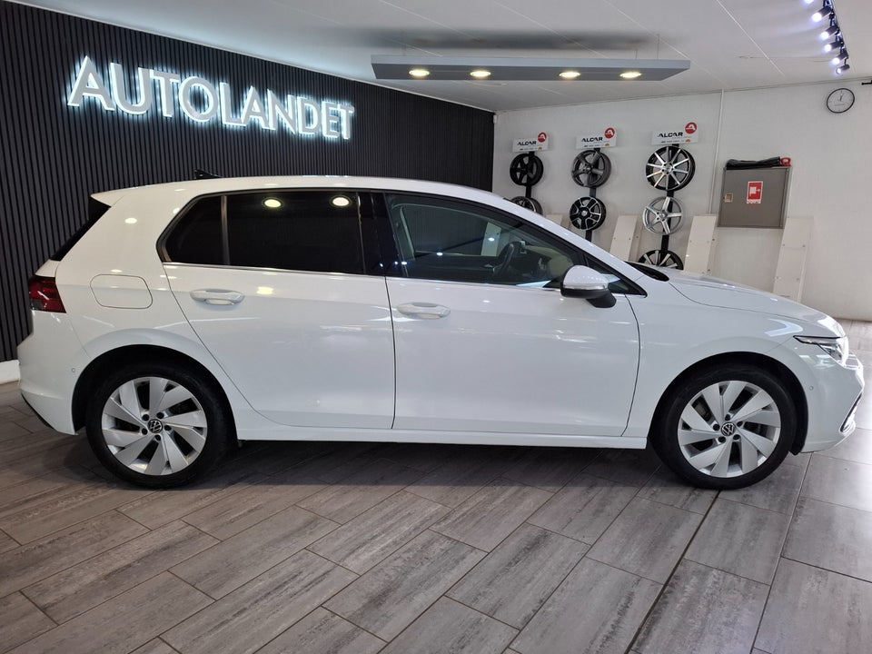VW Golf VIII 1,4 eHybrid DSG 5d