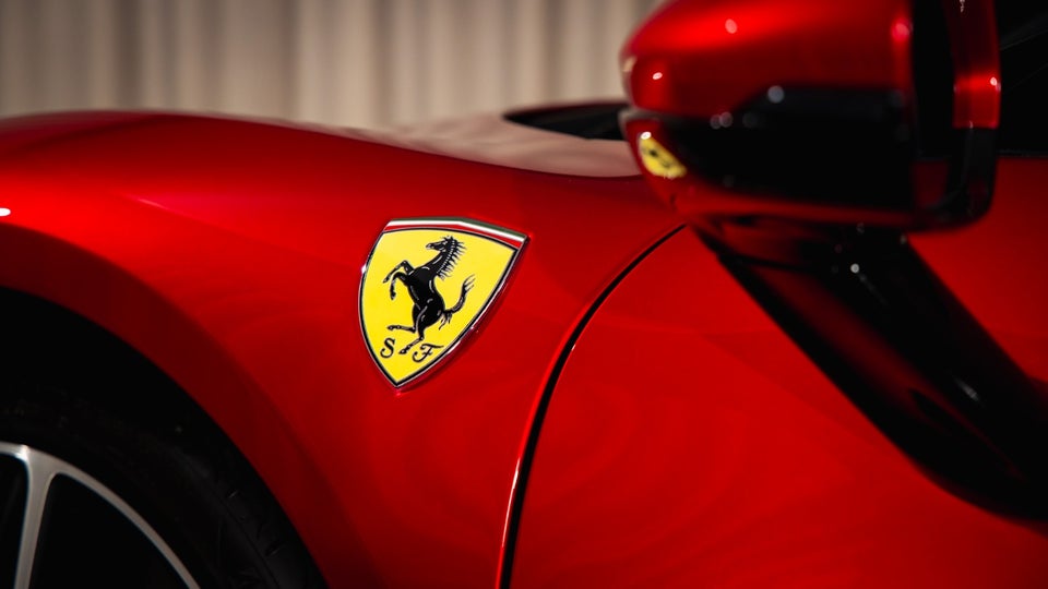 Ferrari 296 GTS 2,9 DCT 2d