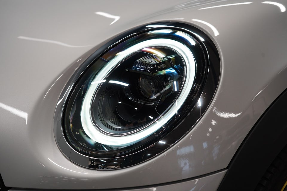 MINI Cooper SE Electric Trim 3d
