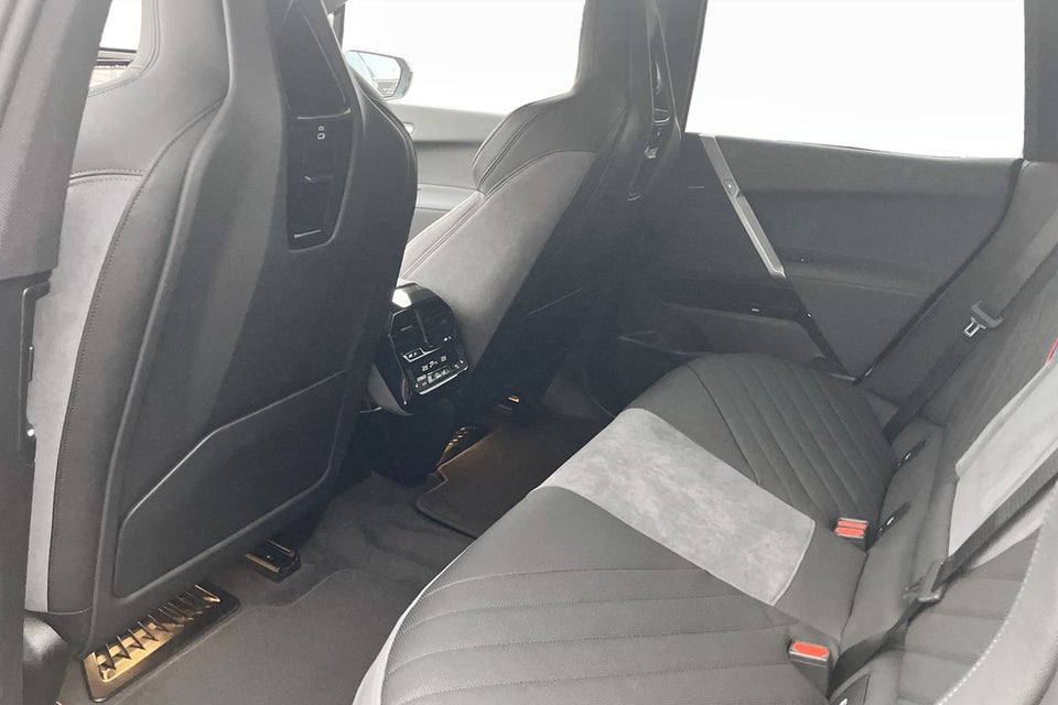 BMW iX xDrive60 Fully Charged 5d