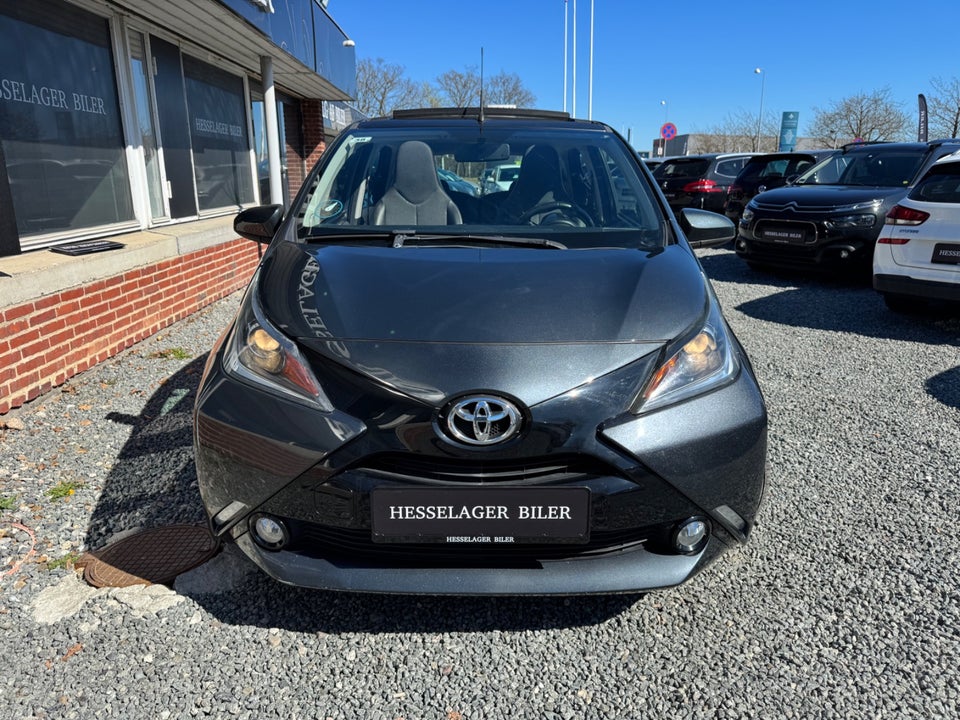 Toyota Aygo 1,0 VVT-i x-wave Sky 5d
