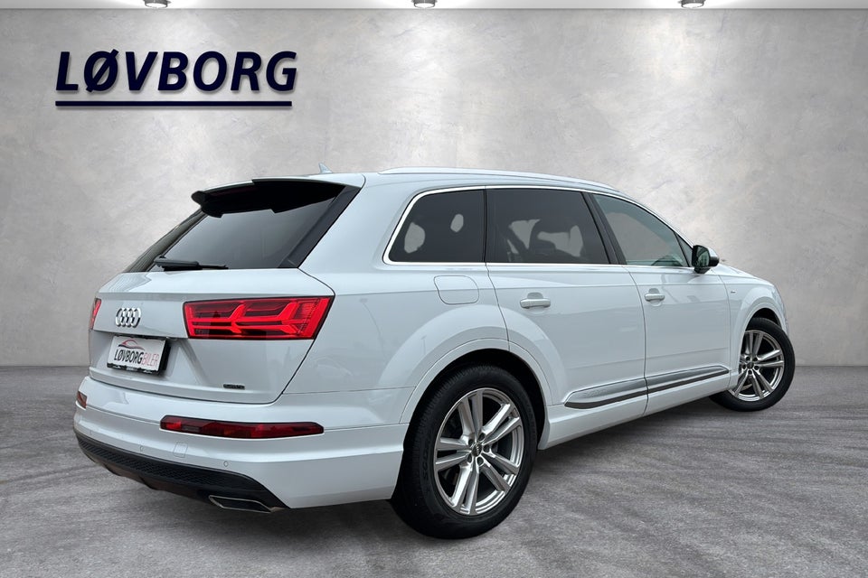 Audi Q7 3,0 TDi 272 S-line quattro Tiptr. 5d