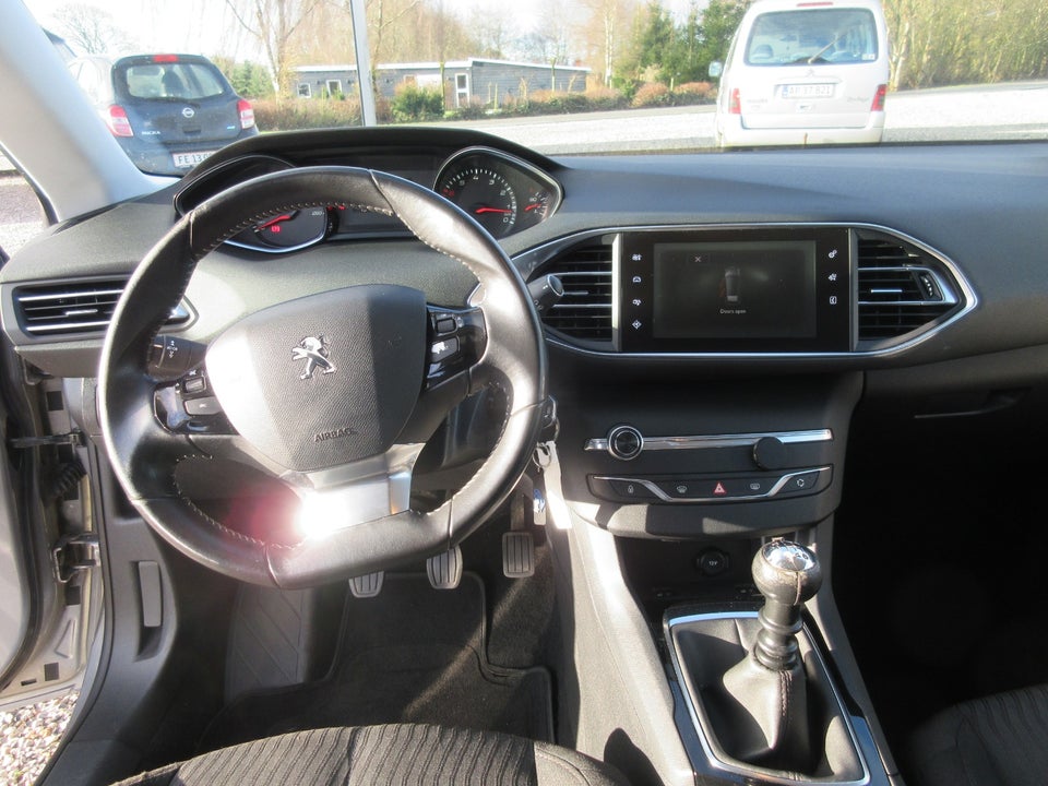 Peugeot 308 1,6 THP 125 Active 5d