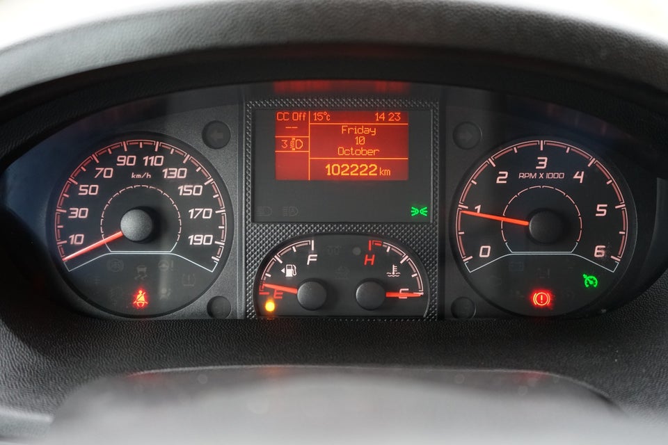 Peugeot Boxer 333 2,2 BlueHDi 140 L2H2 Premium