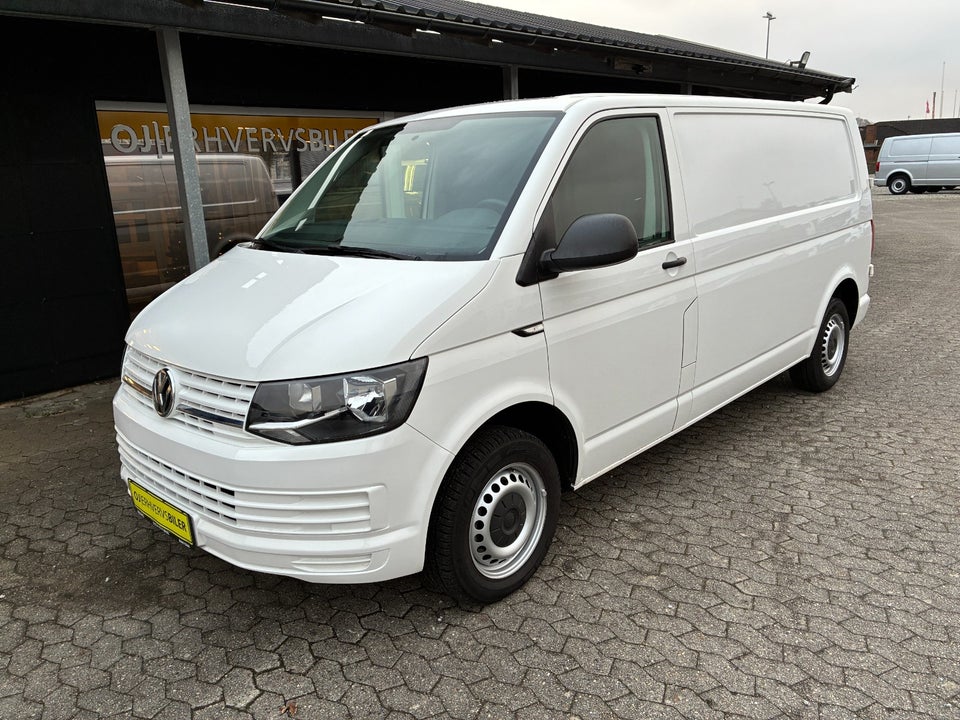 VW Transporter 2,0 TDi 102 Kassevogn lang