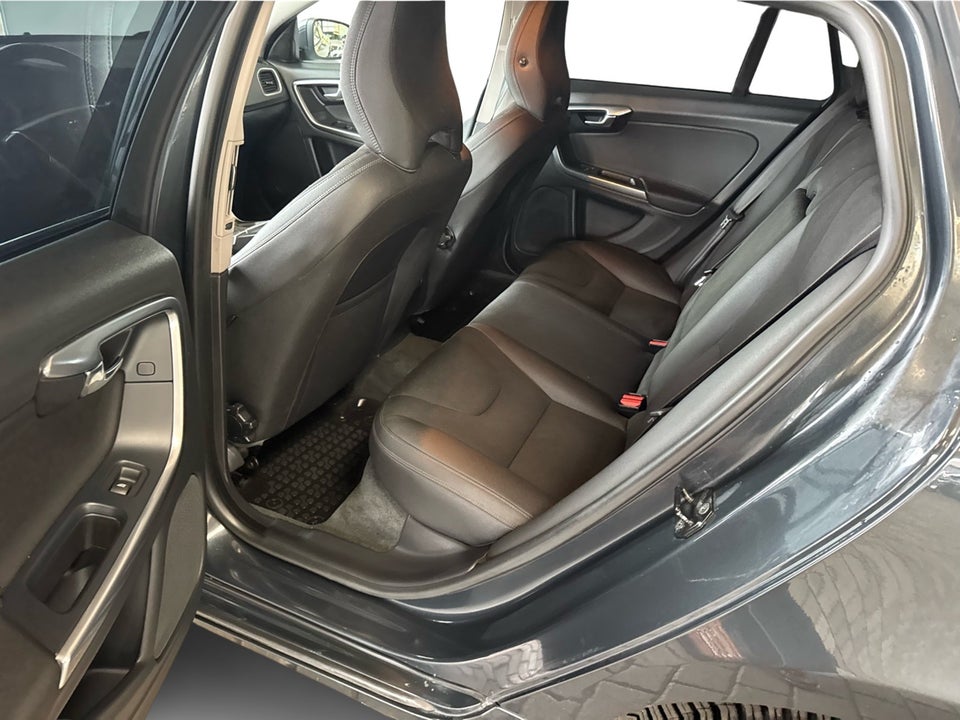 Volvo V60 1,6 T4 180 Momentum aut. 5d