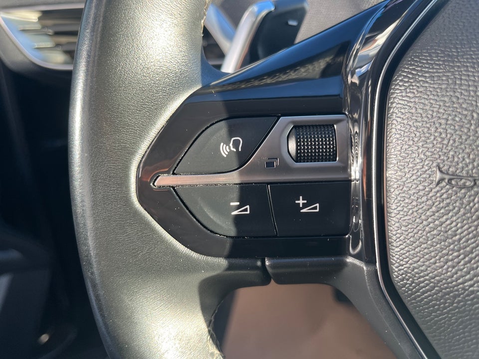 Peugeot 3008 1,6 Hybrid Allure Pack EAT8 5d