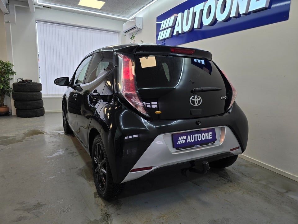 Toyota Aygo 1,0 VVT-i x-play 5d