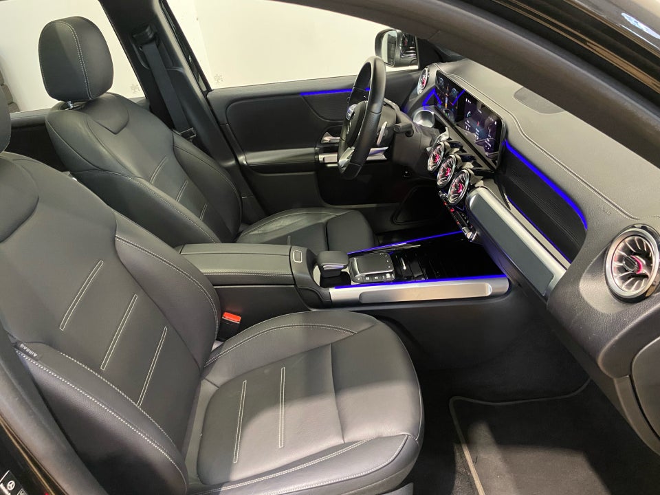 Mercedes EQB300 AMG Line 4Matic 5d