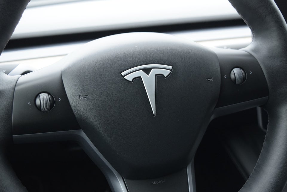 Tesla Model Y RWD 5d