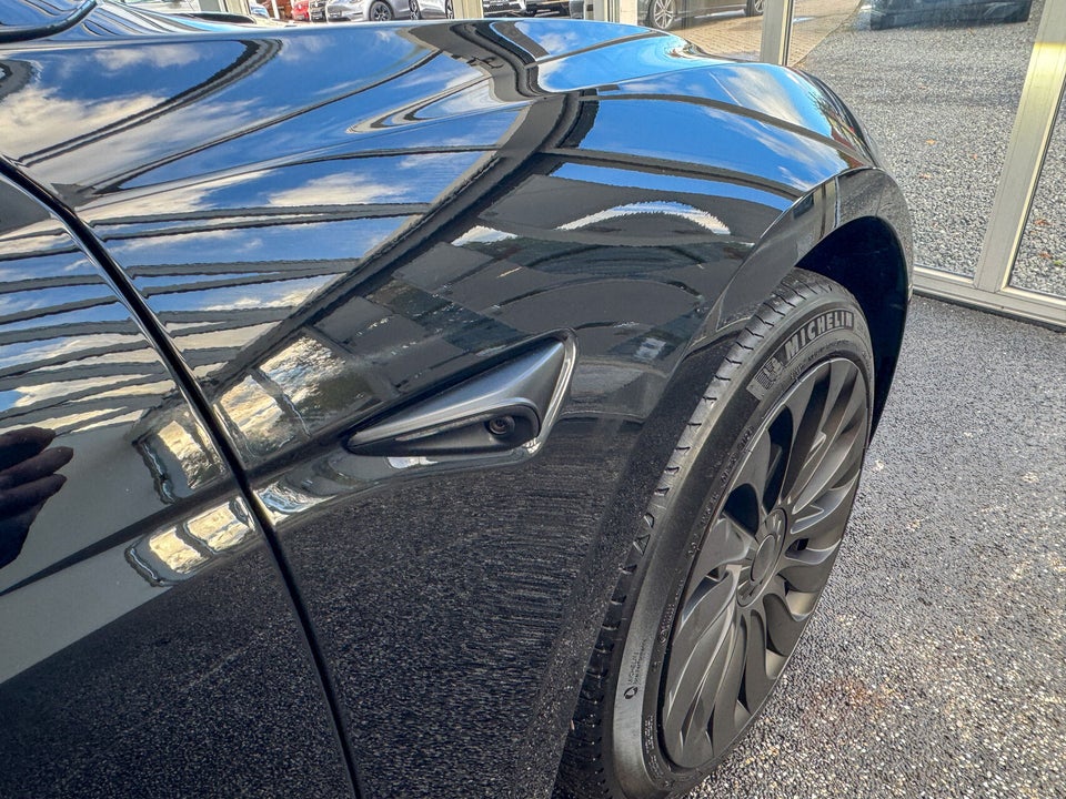 Tesla Model 3 RWD 4d