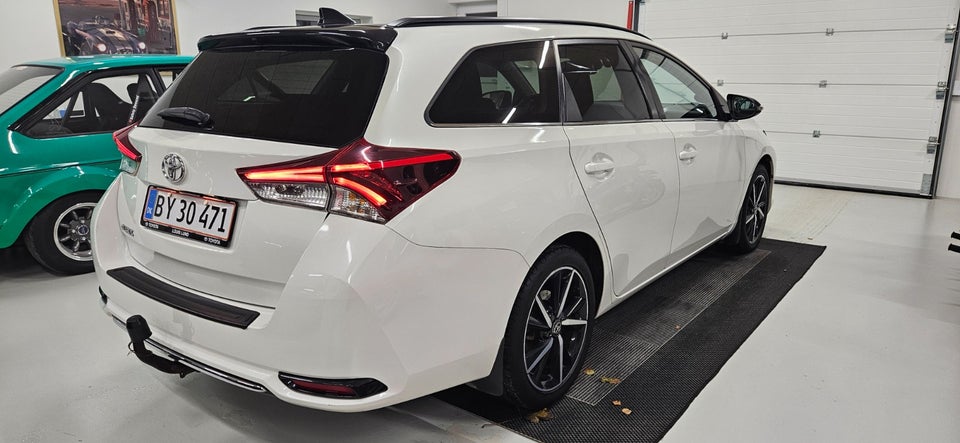 Toyota Auris 1,2 T T2 Touring Sports 5d