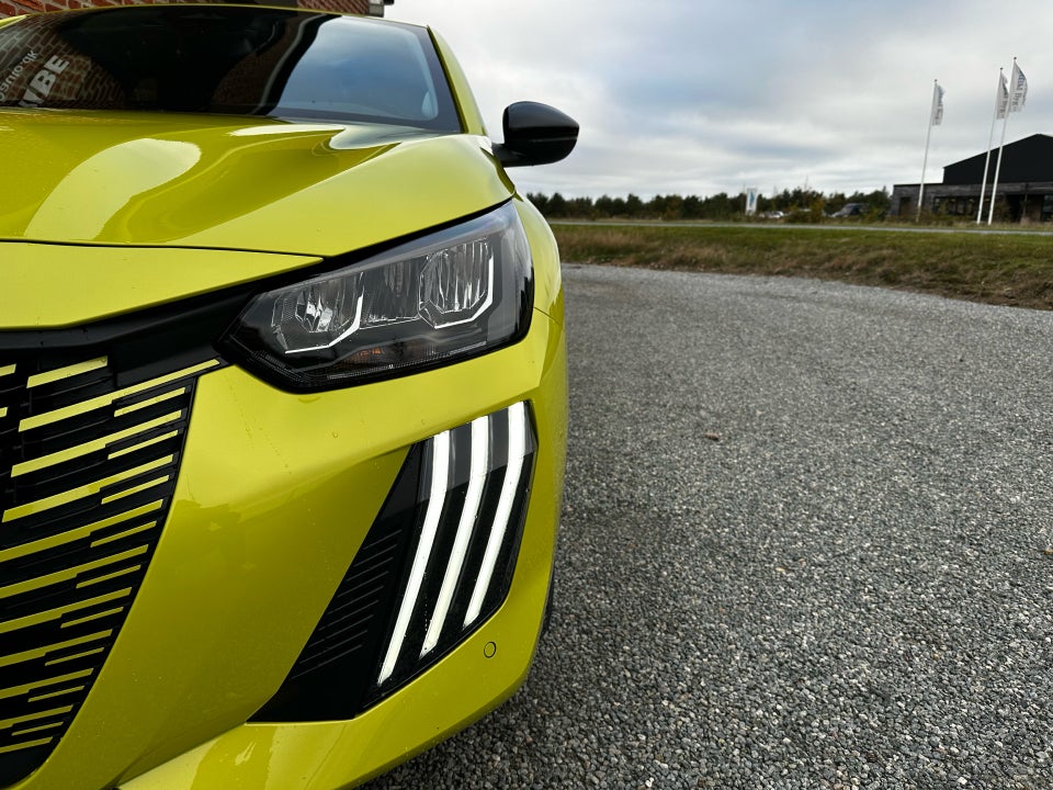 Peugeot 208 1,2 PureTech 100 Allure 5d