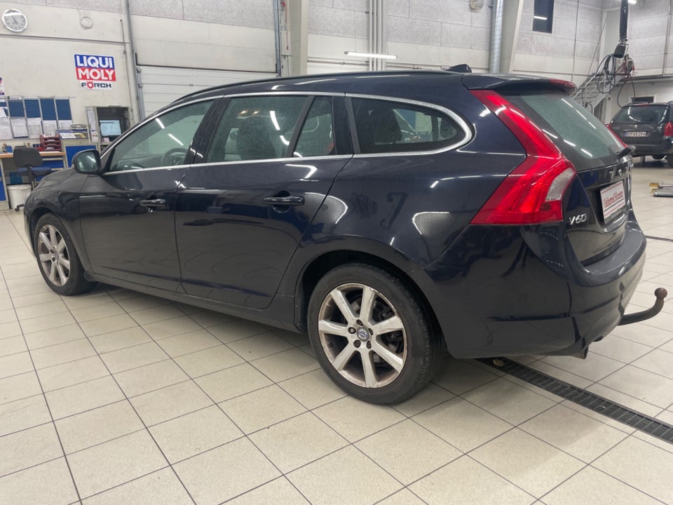 Volvo V60 2,0 D3 150 Momentum 5d