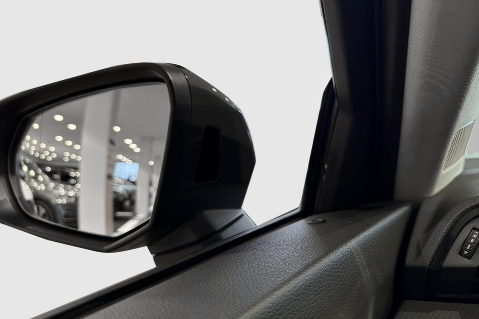 Audi Q3 45 TFSi e Attitude plus S-tr. 5d