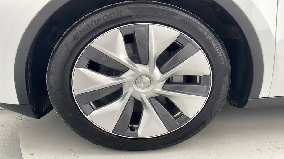 Tesla Model Y Long Range AWD 5d