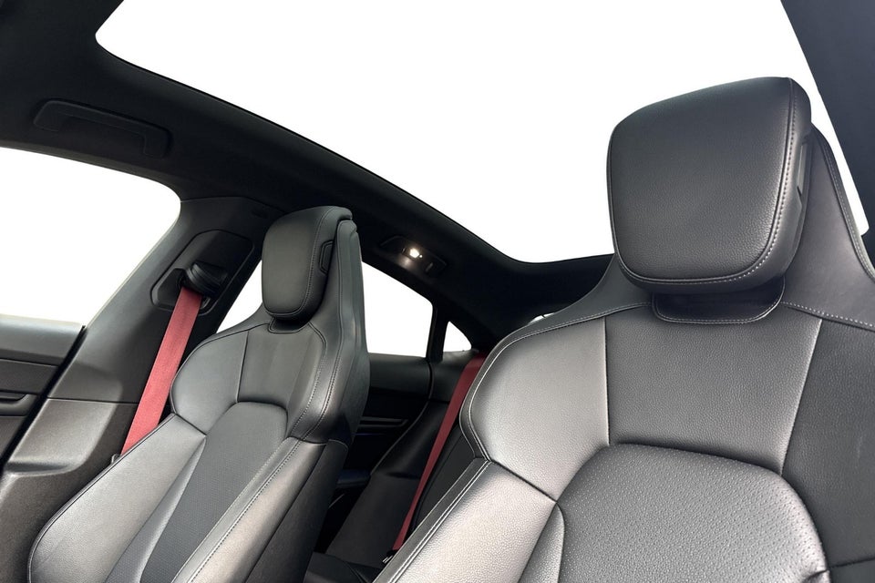 Porsche Taycan Performance+ 4d