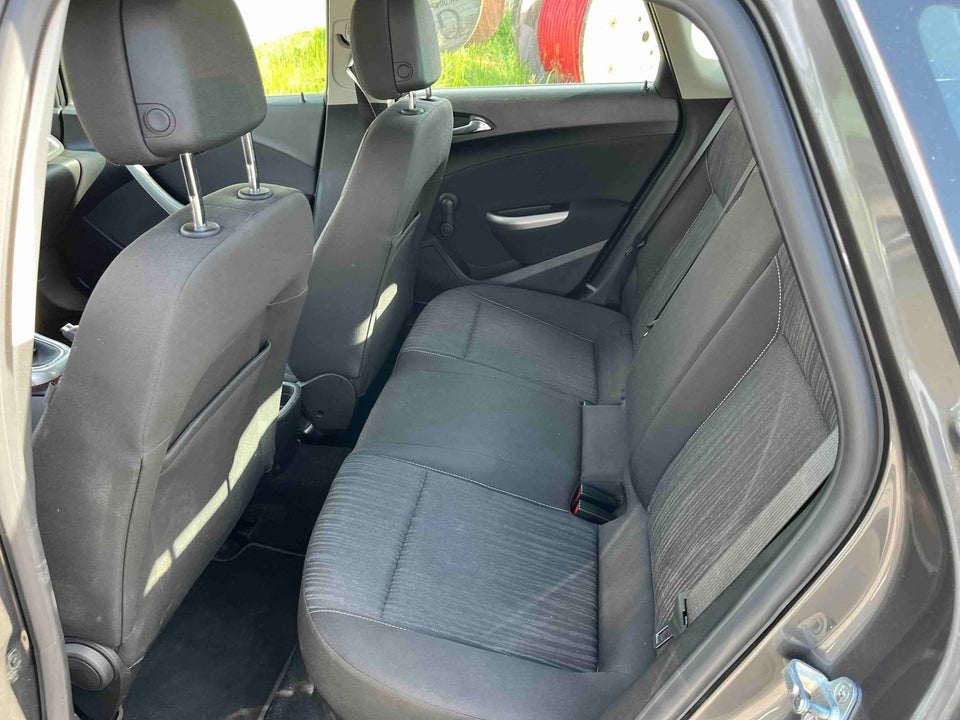 Opel Astra 1,6 Enjoy 5d