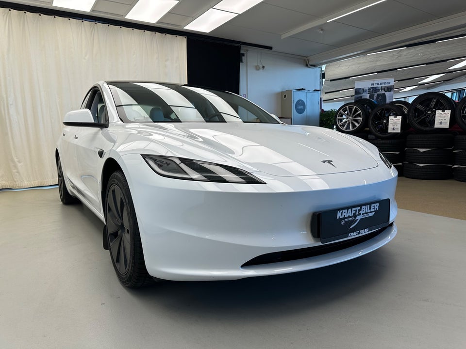 Tesla Model 3 RWD 4d