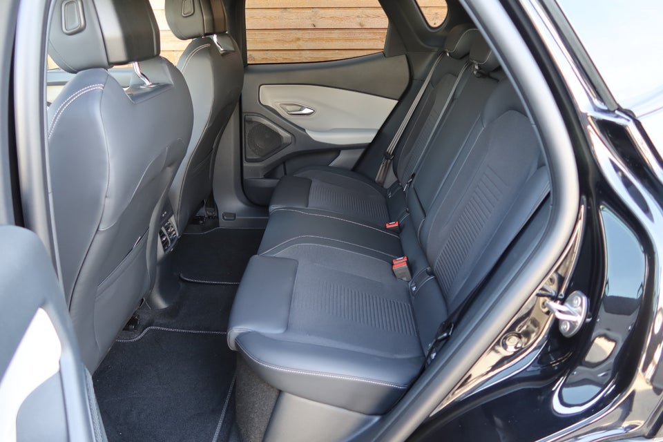 Ford Capri 77 Select Extended Range 5d