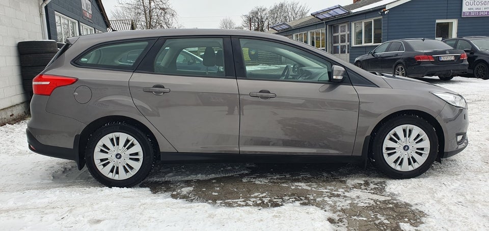 Ford Focus 1,0 SCTi 100 Business stc. 5d