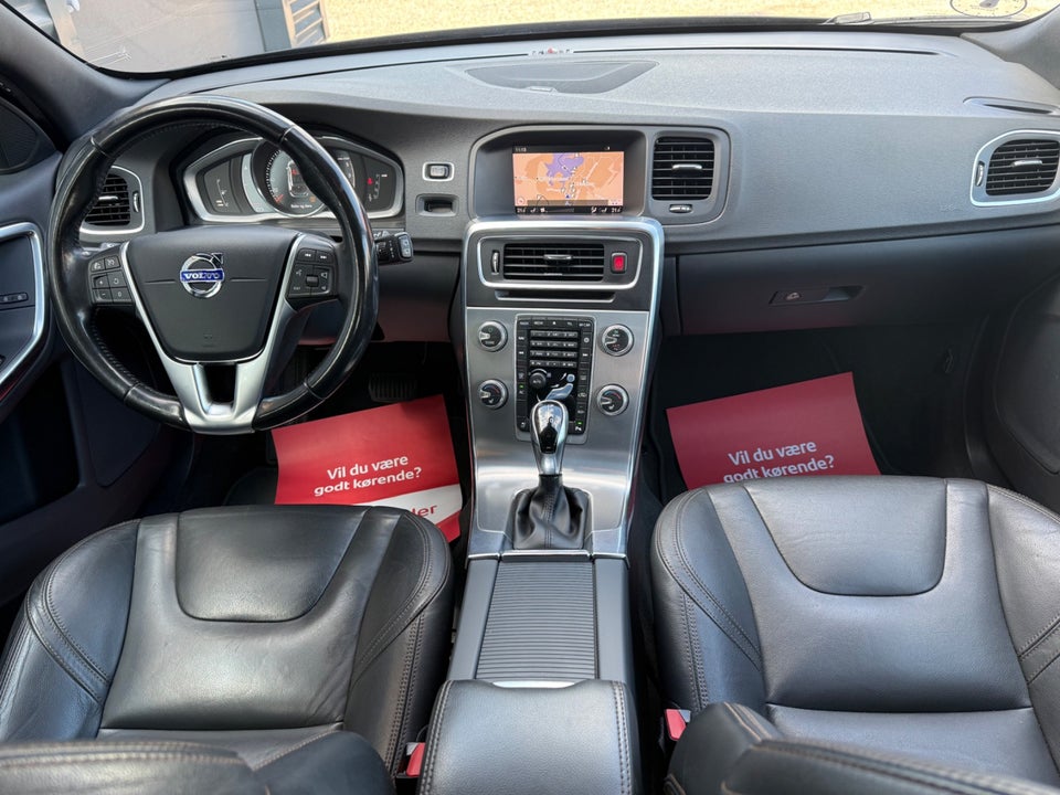 Volvo V60 CC 2,0 D3 150 Summum aut. 5d