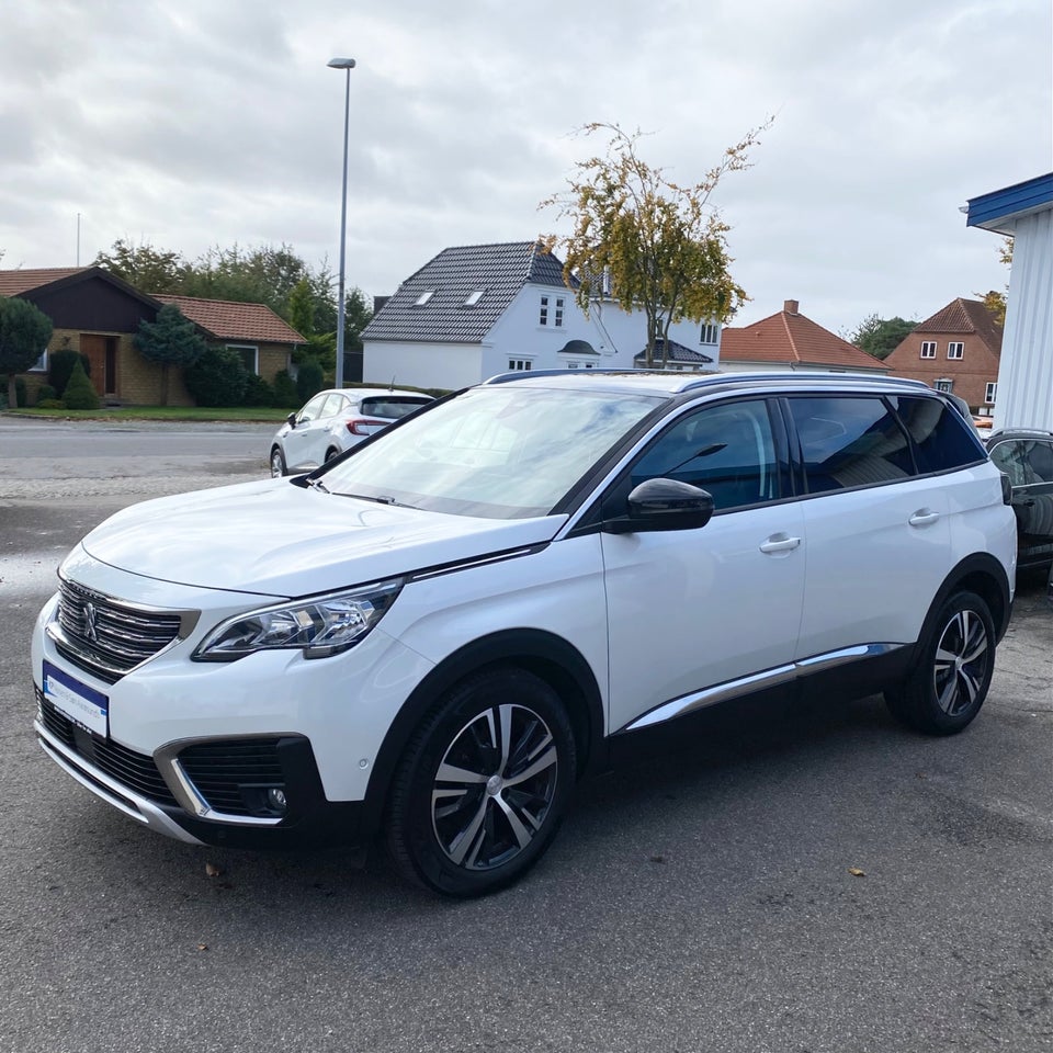 Peugeot 5008 1,2 e-THP 130 Allure EAT6 7prs 5d