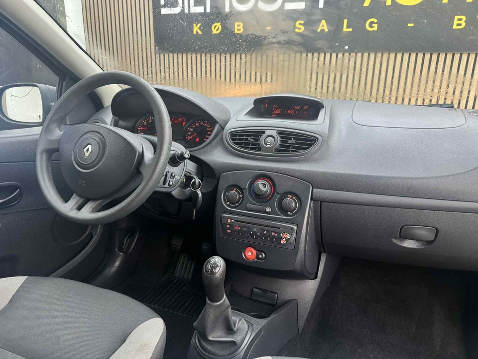 Renault Clio III 1,2 16V Authentique 3d